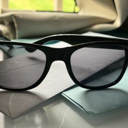 Authentic Ray Ban Wayfarer Non Polarized Sunglasses - Black