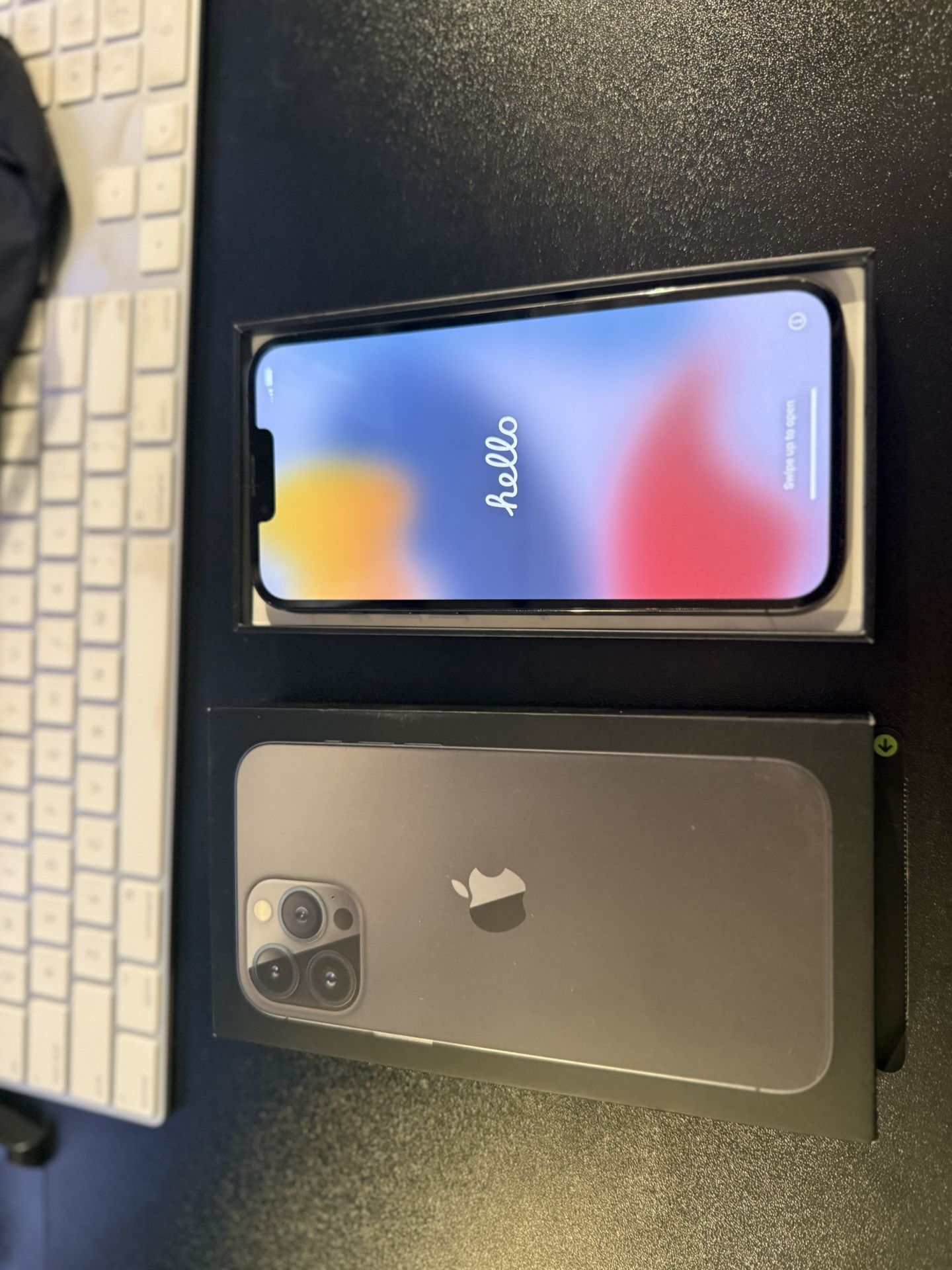 iPhone 13 Pro Max 256 GB Graphite LIKE NEW w Original Box Unlocked