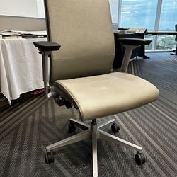 Steelcase Think V2 Task Chair