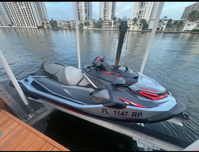 Sea Doo Jet ski 2018 RXT-X-300 High Performance