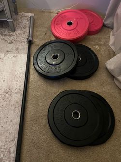 Limited edition pink/black bumper plates