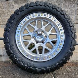 20" KMC w/ 33x12.50R20 Toyo Open Country MT Tires