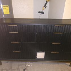 8 Drawer Dresser
