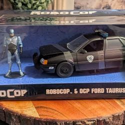 RoboCop & Ocp Ford Taurus 