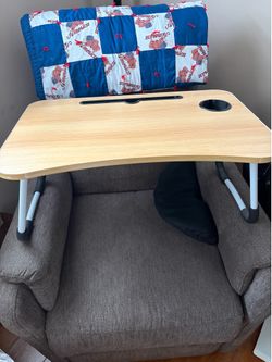 Tray foldable
