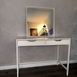 Desk And Mirror 