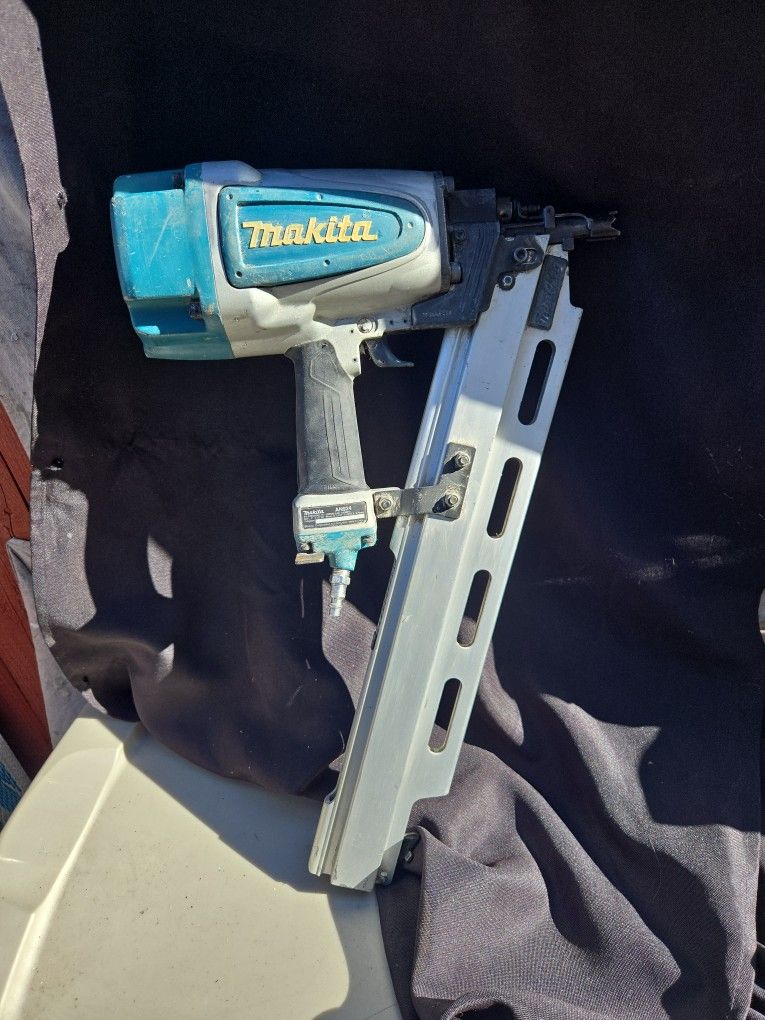 Makita Air Tool Pheumatic Nailer