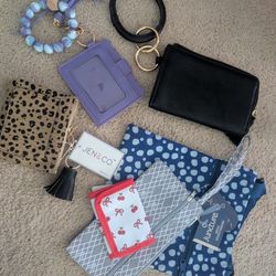 6 Wallets/Bags