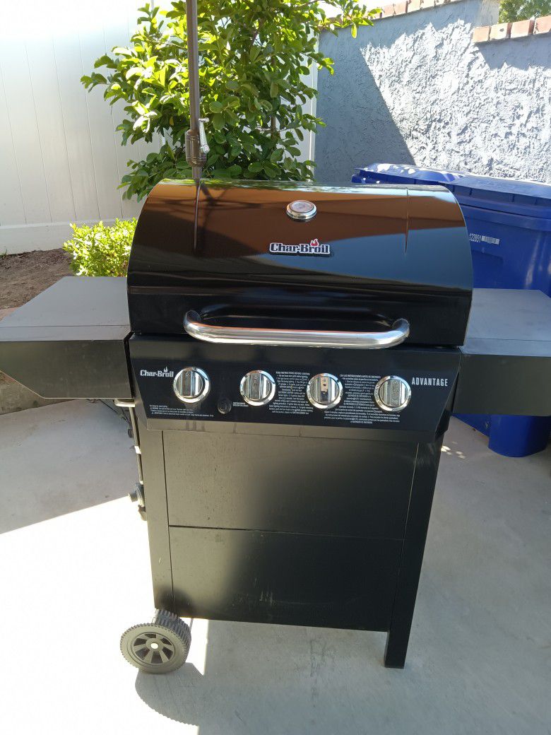 Bbq Grill Propane Used 2 Times Like New $100.