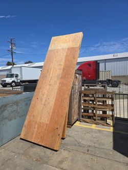 2 long pallets  free free