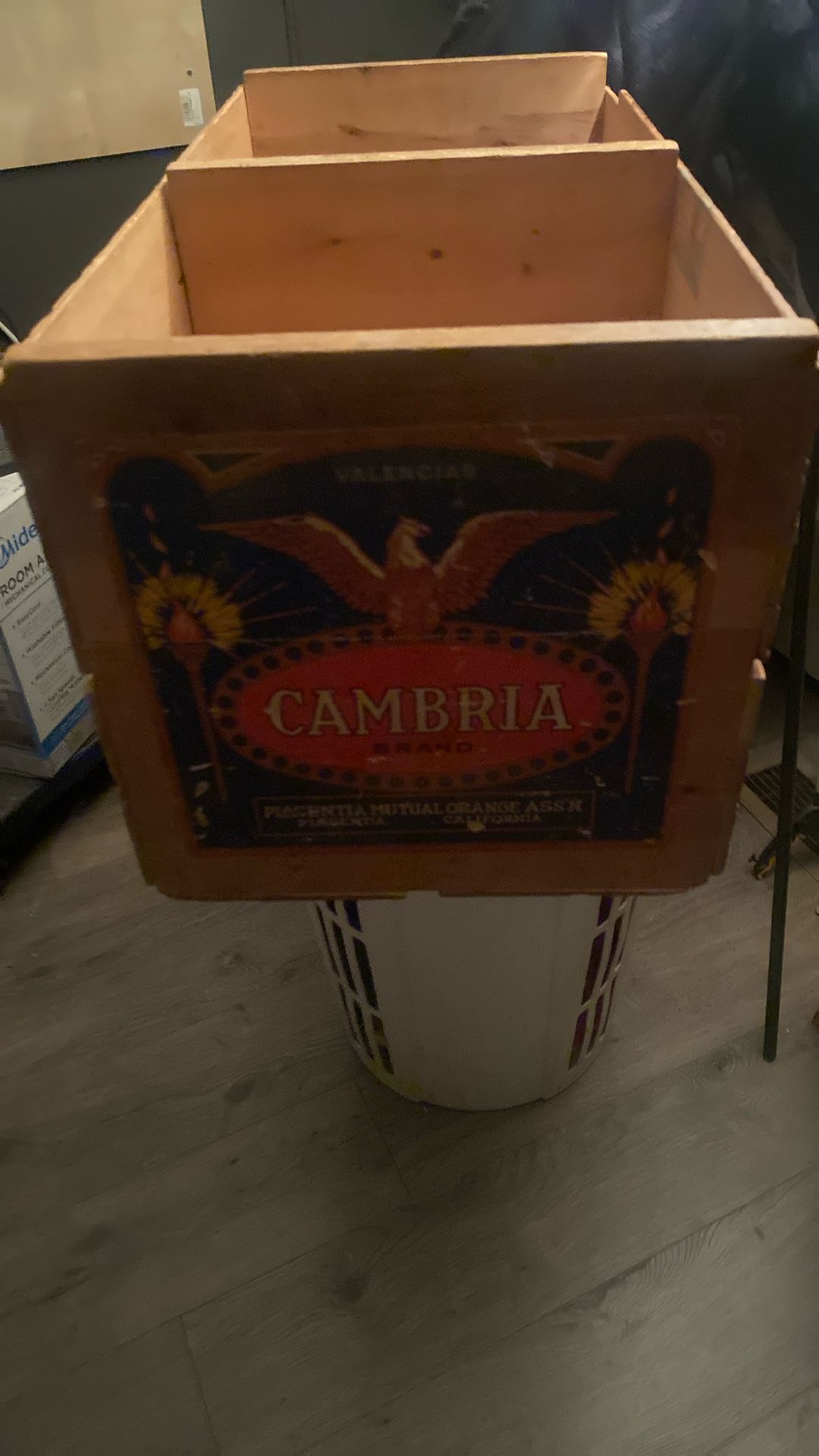 CAMBRIA WOODED CRATE