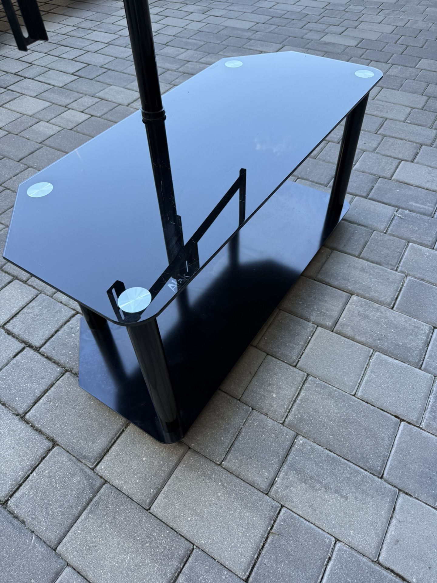 Atak TV Stand with Mount