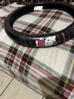 Hello Kitty’s Steering Wheel Cover