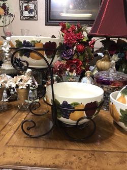 Sonoma Villa Set Of 2 Bowls By Home Home Interior. In Excellent Condition (Only Set Of Bowls)