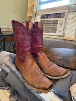 Men’s cowboy boots 12D