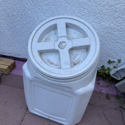 Dog Or Cat Food Container 