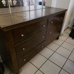 Drawer dresser
