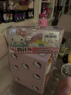 Hello Kitty Salt And Pepper Shaker 