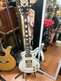 Dean Cadillac 1980 reissue in Classic White