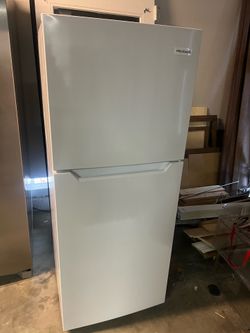 Refrigerator- frigidaire