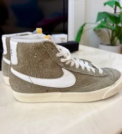 Nike Blazer Mid ‘77 Women’s Sneakers 7.5