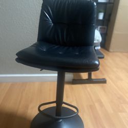 2 Adjustable Counter Stools
