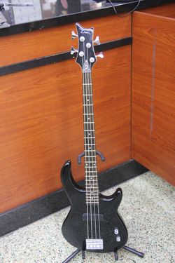 Dean Edge 4 String Bass Guitar Black 
