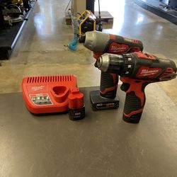 Milwauke M12 Drill Combo w/ 3 Batteries & Charger FIRM!!!