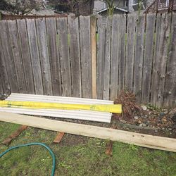 5 Hardie Planks plus 2 partials. Some weathersmart housewrap.