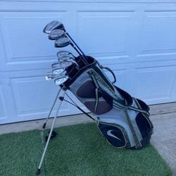 ⛳️ Men’s Golf clubs and Nike bag.