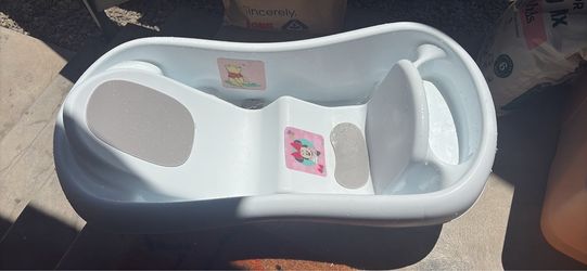 Baby bathtub