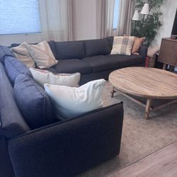 3 Piece sectional Sofa - Slim arm - Mint Condition 