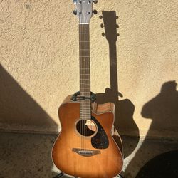 Yamaha Guitar 3-band EQ + built-in tuner + battery box