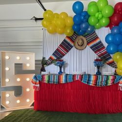 Party Decorations / Decoraciones Para Fiestas