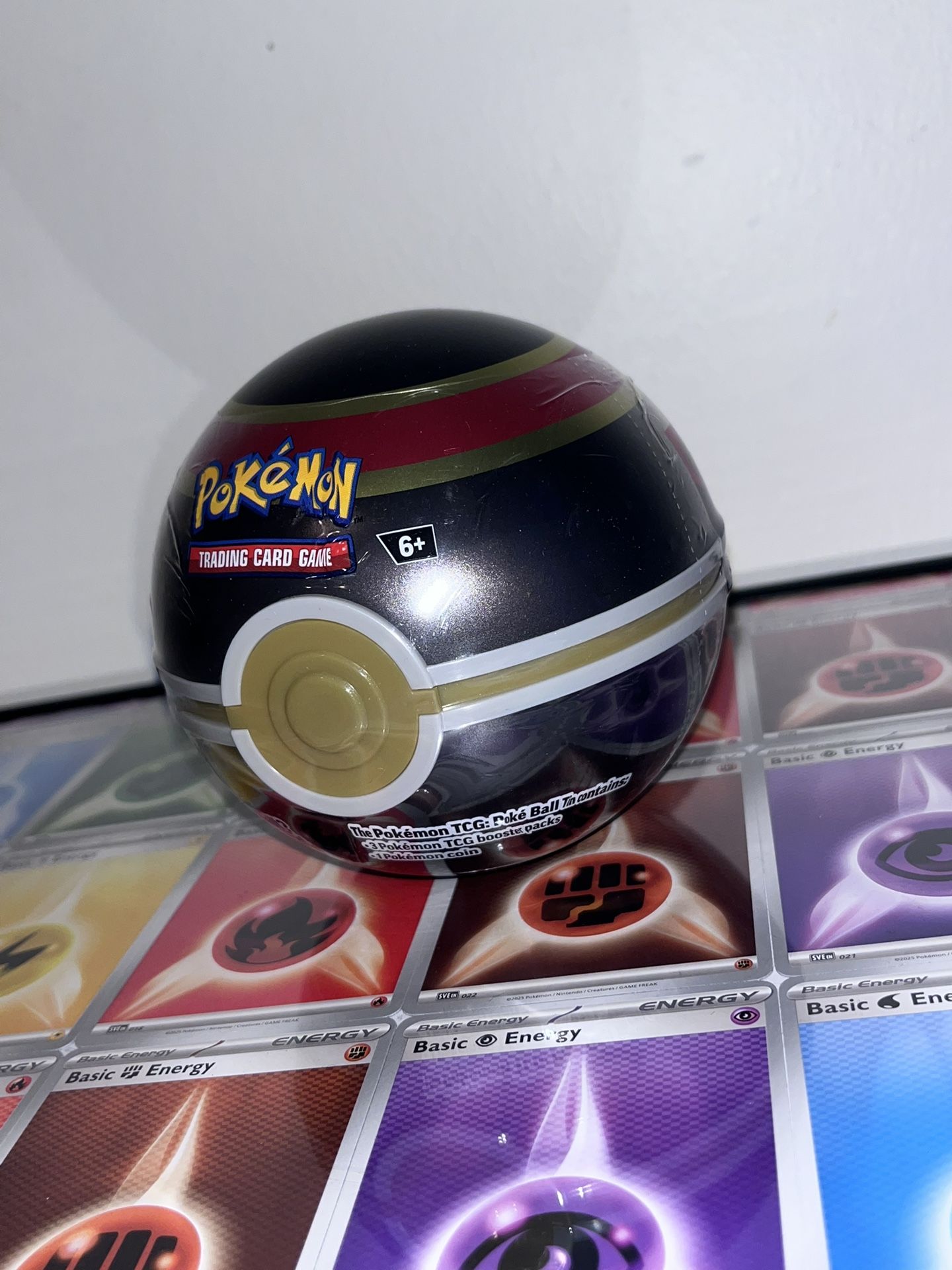 Pokémon Luxury PokéBall Tin