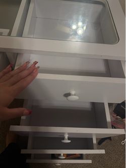 Vanity Makeup Desk with 5 Drawers, Glass Top & LED Light – Excellent Condition