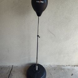 MaxxMMA Speed-Adjustable Freestanding Reflex Bag Kit