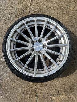 Wheel and tire