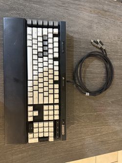 8Corsair K95 Mechanical Keyboard