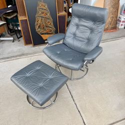 Mid Century Modern Leather Lounge Chair With Ottoman
