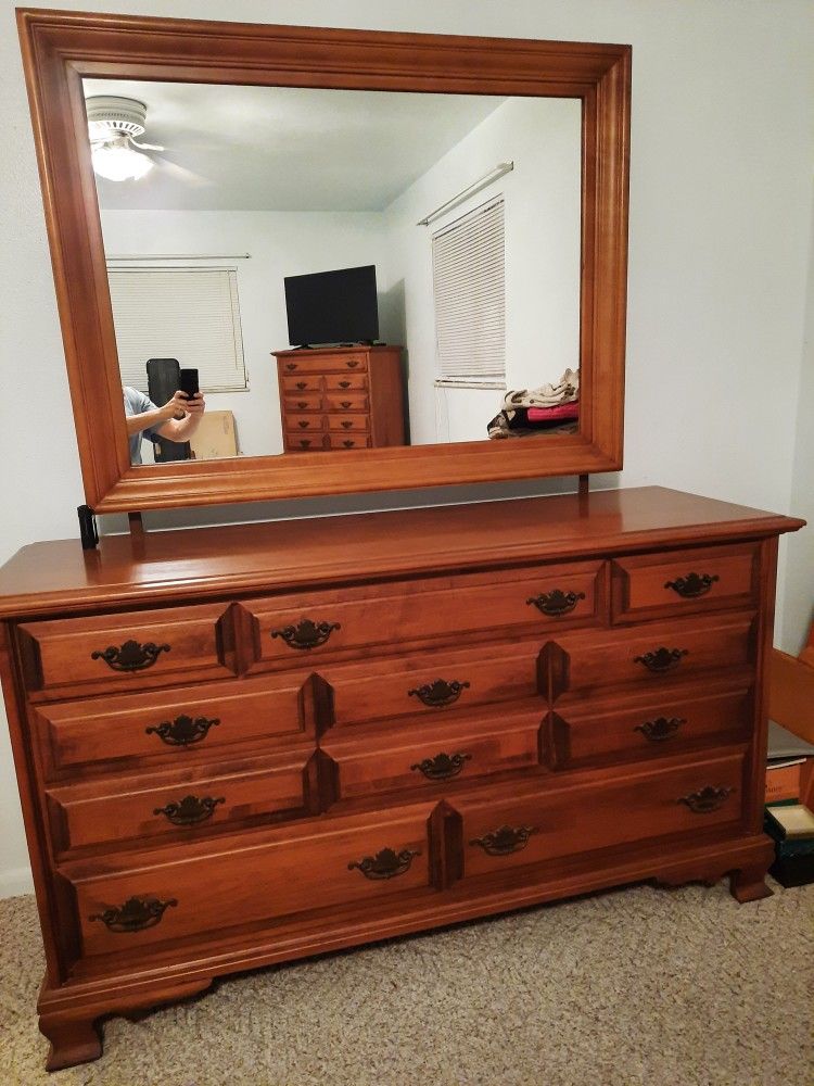 King Size Maple Bedroom Set