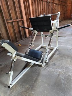 Paramount plate loaded leg press commercial gym equipment exercise fitness weight machine