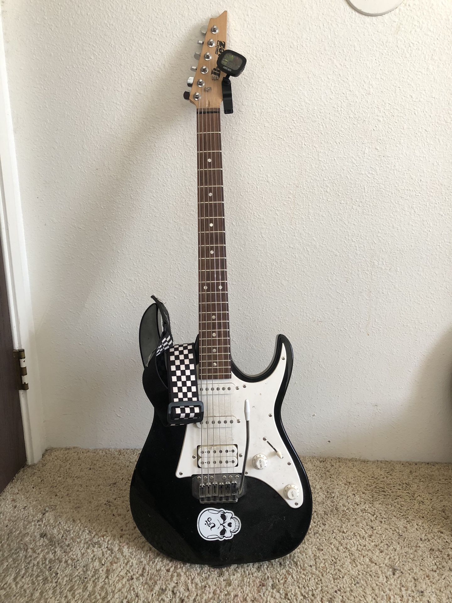Ibanez Electric Guitar w/ Line 6 Spider III Amp