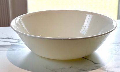 Corelle Winter Frost White Round Serving Bowl. Large  1 Quart-Great Condition-Vintage!