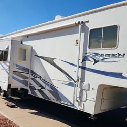 2007 Ragen Toy hauler 40ft