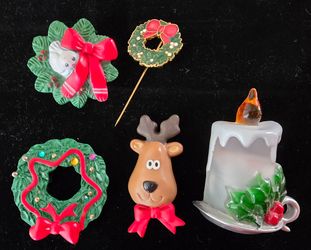 Vintage Christmas pins Set of Five Total $10. Pick-up In Aurora.