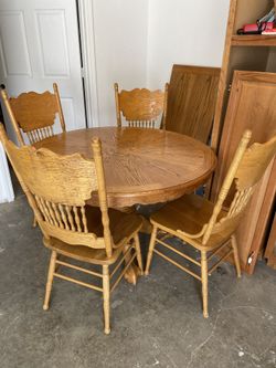 Oak Table With 4 Chairs And Leaf To Seat 6