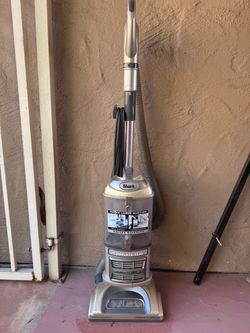 Shark Lift away vacuum