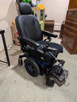 Quantum EDGE 3.   Wheelchair