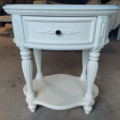 Refurbished accent Side Table